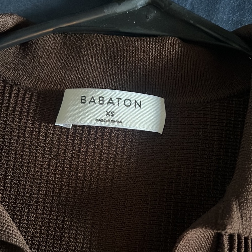 Aritzia Babaton Sculpt Knit Polo Top - Picture 10 of 11